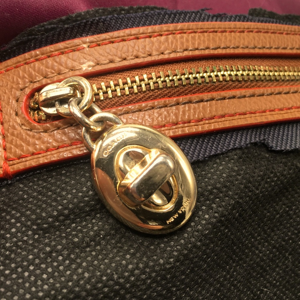 Coach purse pull Gold